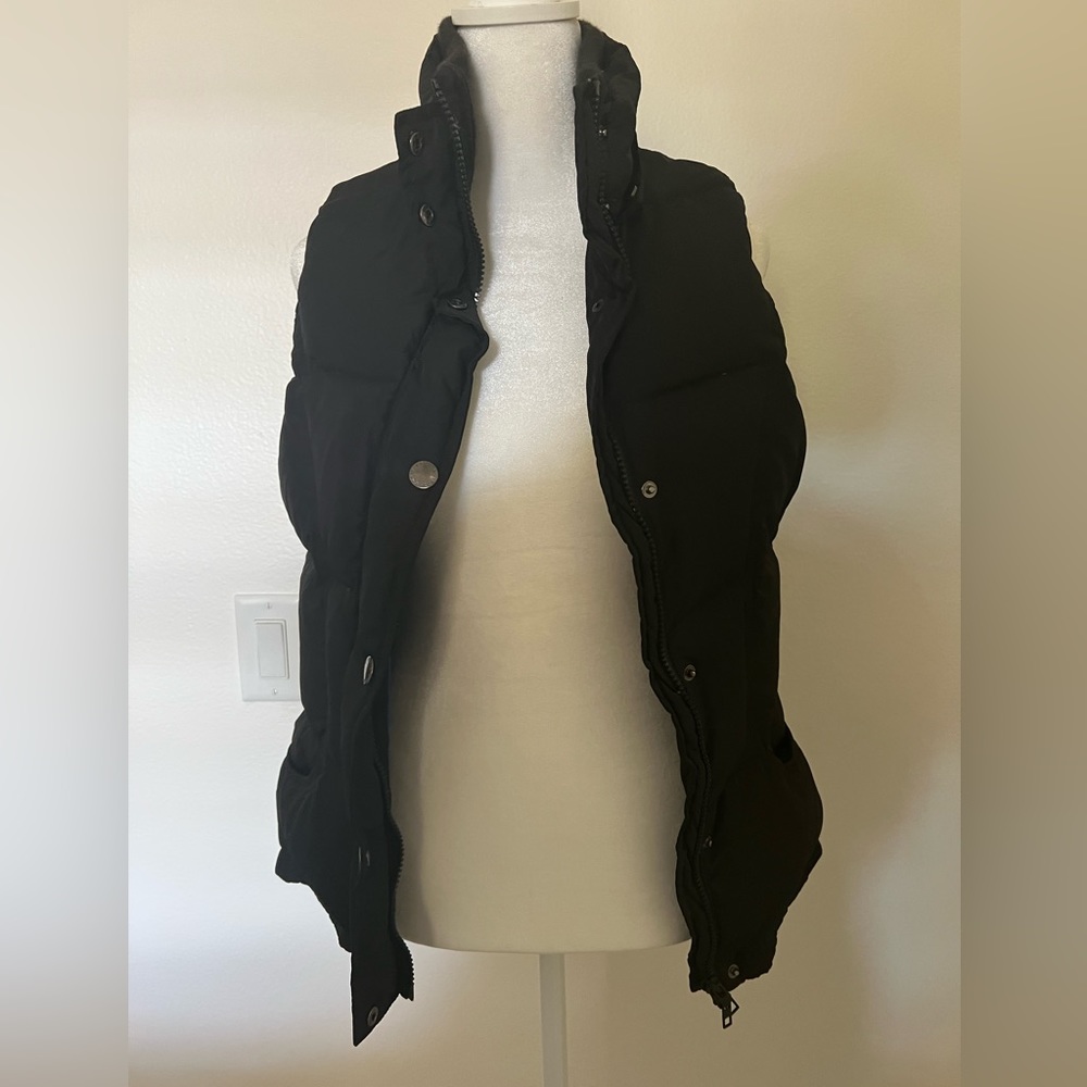 Roots Puffer Vest. Black. Size S